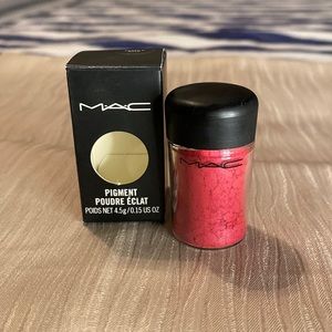 MAC “Brash & Bold” Pigment
